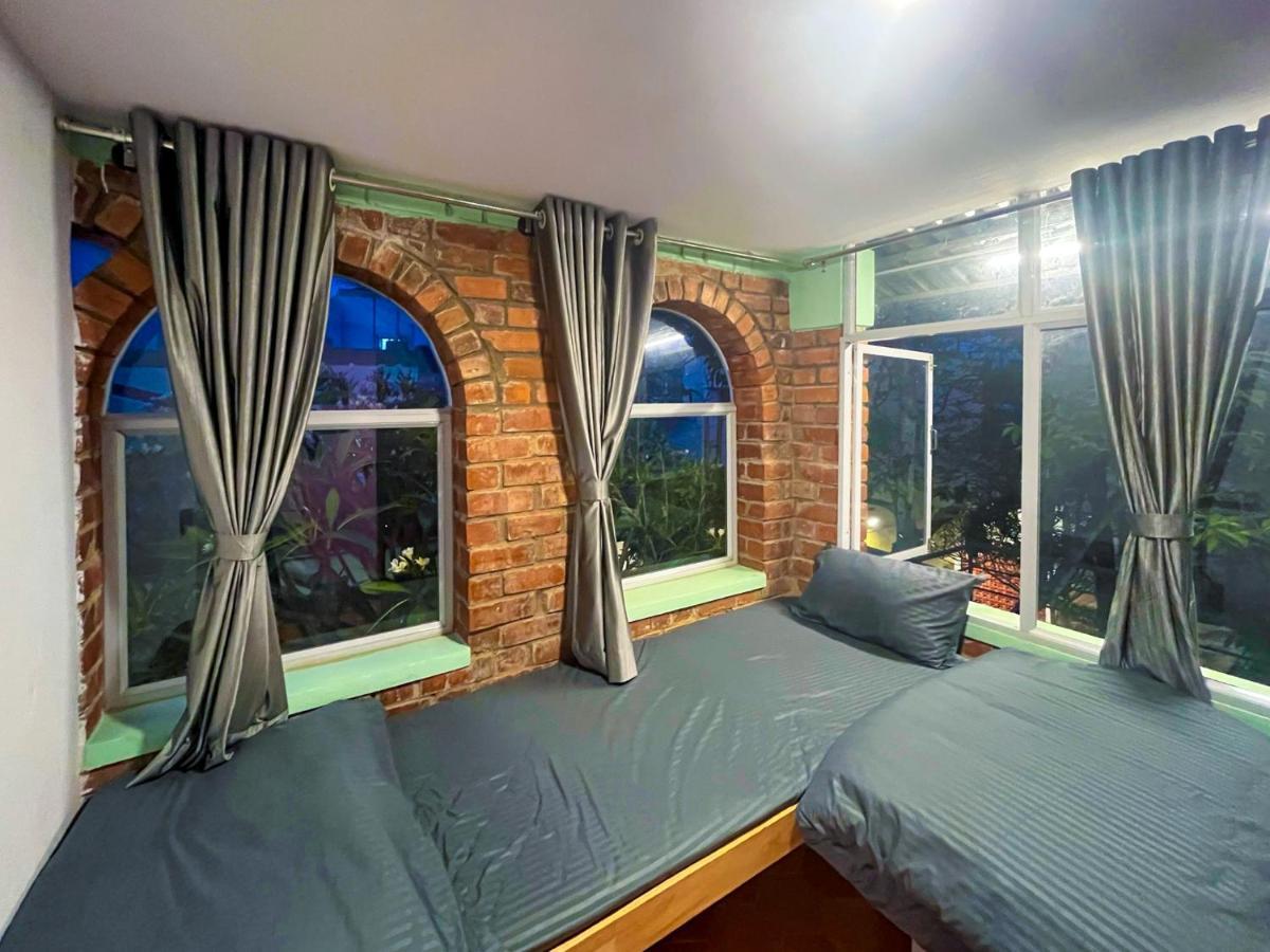 Rahees Bi Roambay - Backpacker Hostel Maisúr Exteriér fotografie